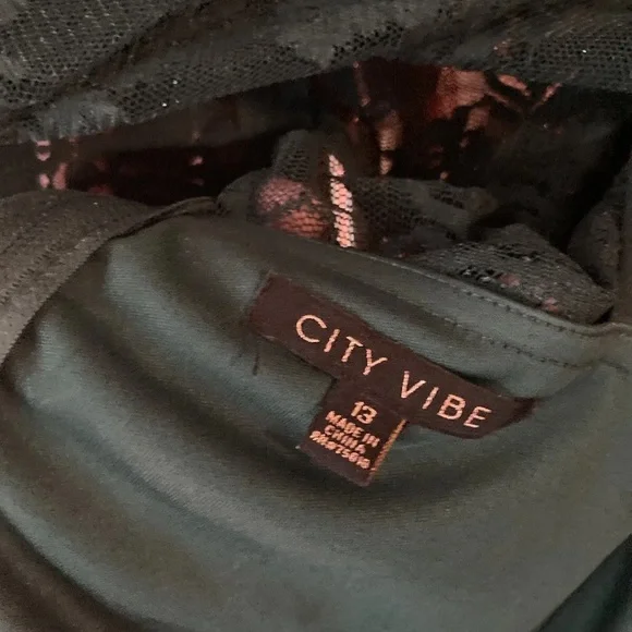 City Vibe Long-Sleeve Lace Top w/ Floral Print Skirt Two-Piece Dress Green Sz 13 - Picture 12 of 12